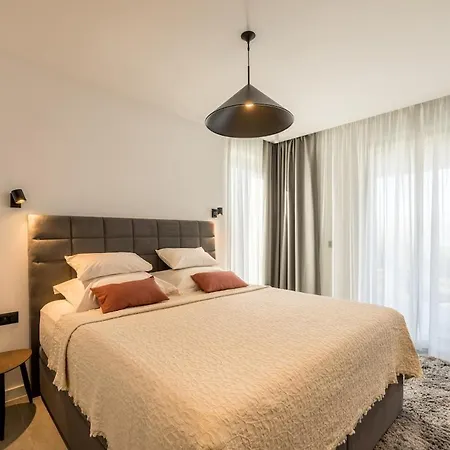 Luxe By The Sea-epic View Pool Вилла Слатине