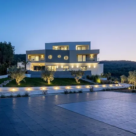 Villa Luxe By The Sea-epic View Pool *