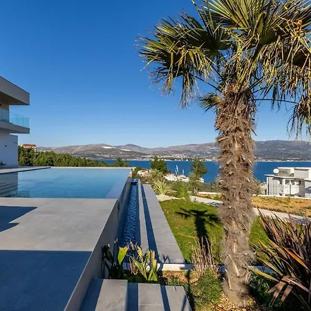 Villa Luxe By The Sea-epic View Pool Slatine