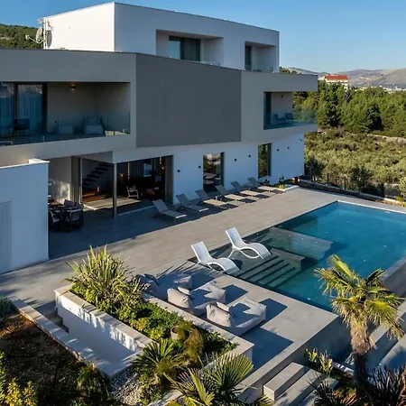 Villa Luxe By The Sea-epic View Pool *
