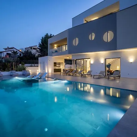 Villa Luxe By The Sea-epic View Pool Slatine