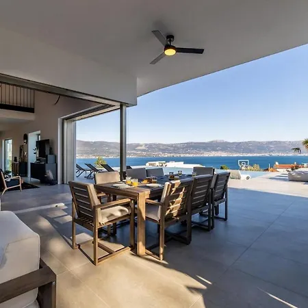 Villa Luxe By The Sea-epic View Pool Slatine