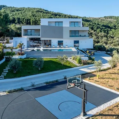 Villa Luxe By The Sea-epic View Pool