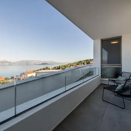 Luxe By The Sea-epic View Pool Slatine