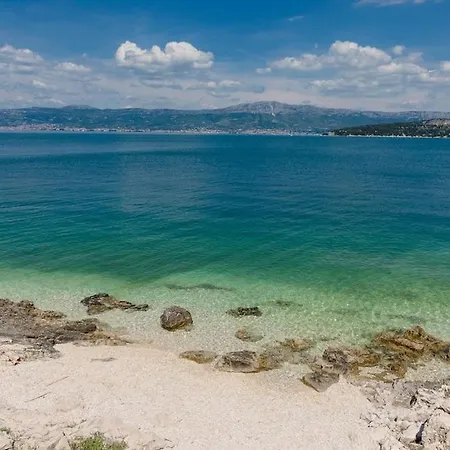 Villa Luxe By The Sea-epic View Pool Slatine